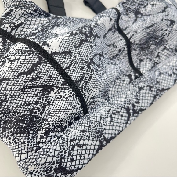 NWT Zyia Activr Cobra Metallic Light n Tight Adjustable Sports Bra Size S - Picture 2 of 4